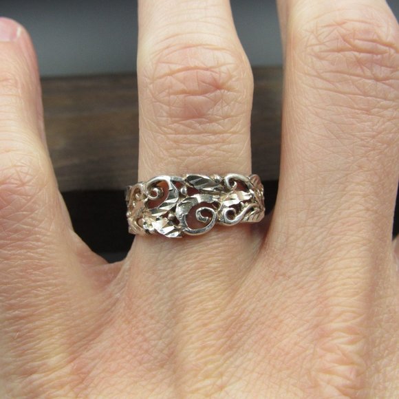 Size 8 Sterling Silver Diamond Cut Rustic Floral Band Ring Vintage - Picture 4 of 9